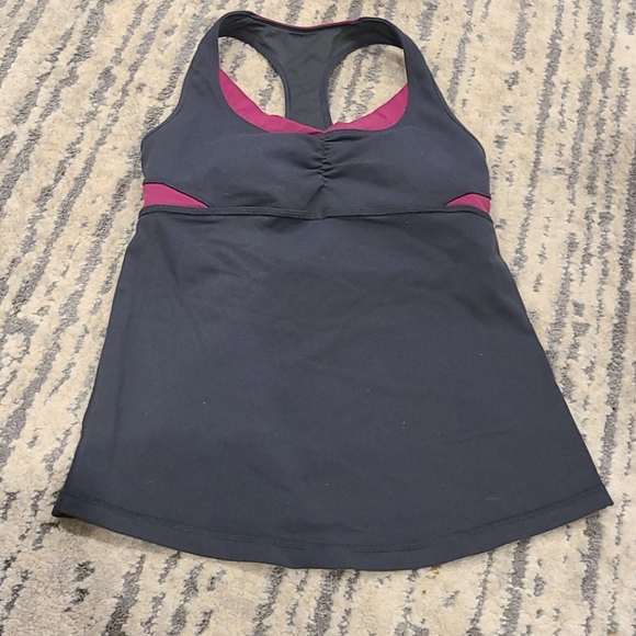 Lululemon Razorback tank with gatherd front - Picture 1 of 3